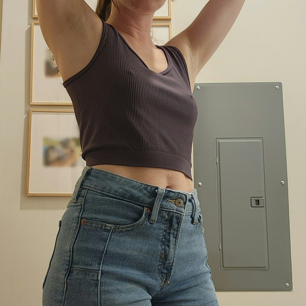 PacSun Contour Ribbed Crop Top - Picture 2 of 7